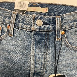 Levi’s wedgie fit jeans size 28